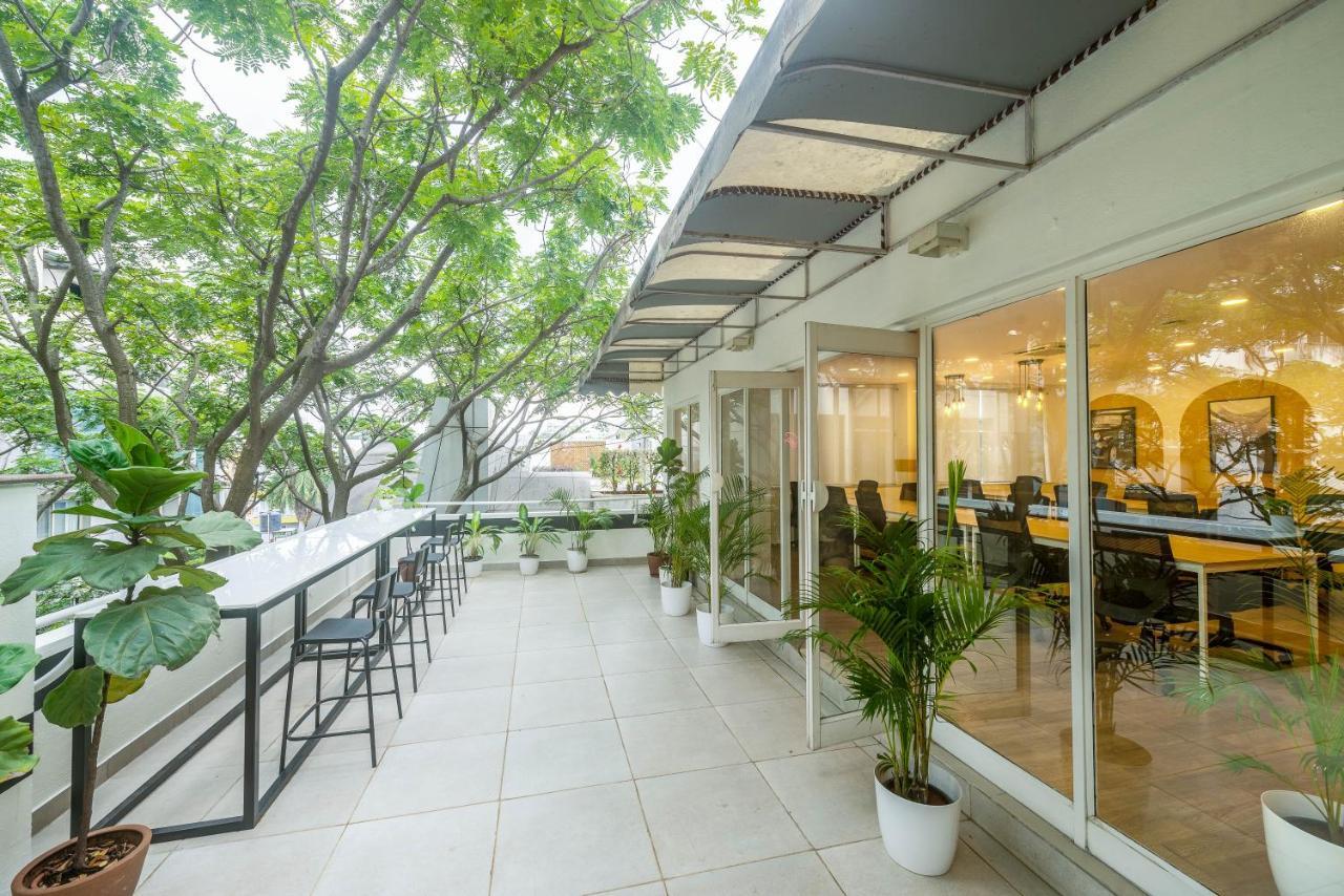 Olive Hotel Magrath By Embassy Group Bangalore Exteriör bild