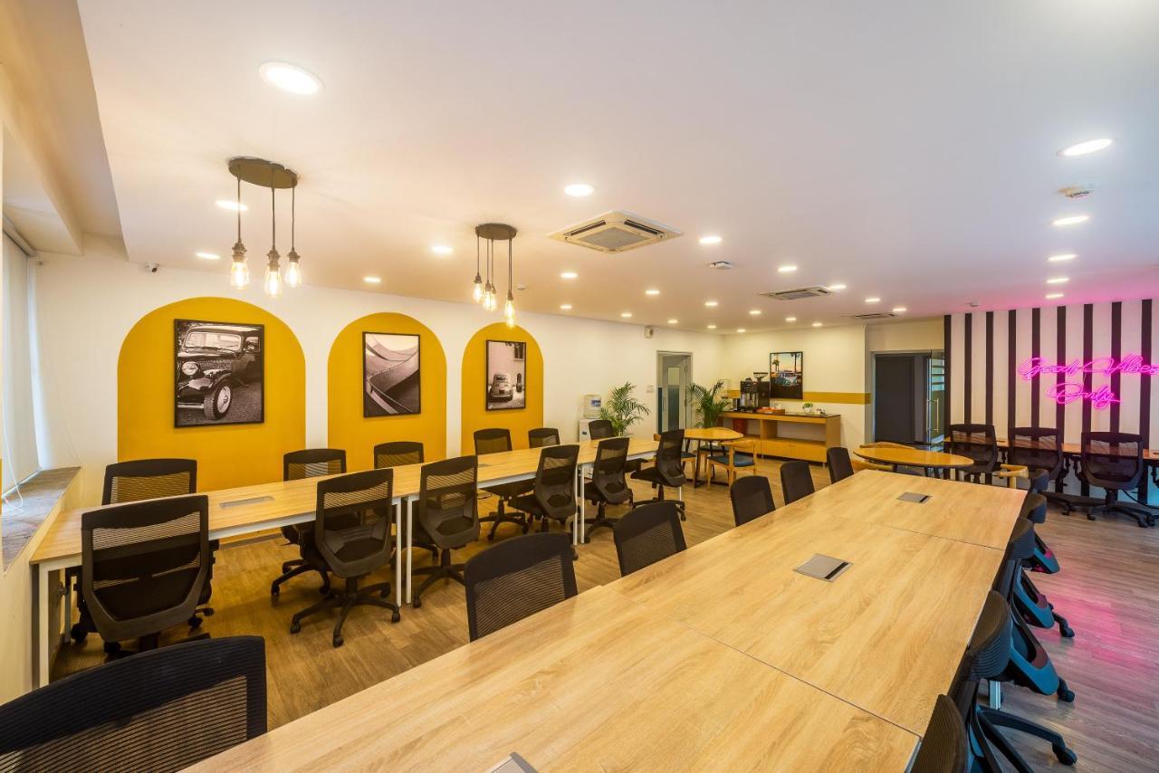 Olive Hotel Magrath By Embassy Group Bangalore Exteriör bild