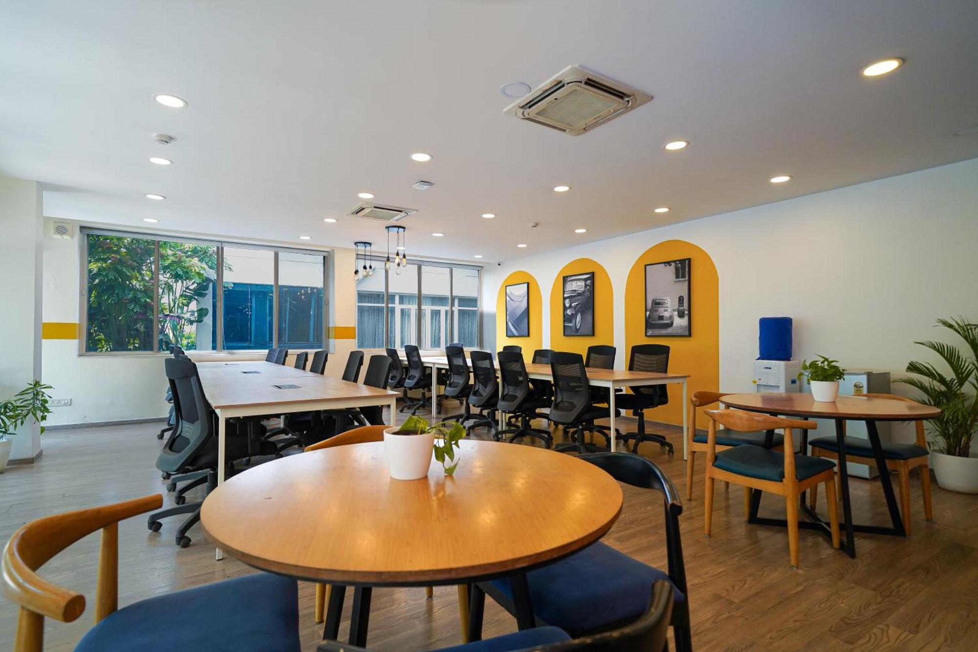 Olive Hotel Magrath By Embassy Group Bangalore Exteriör bild