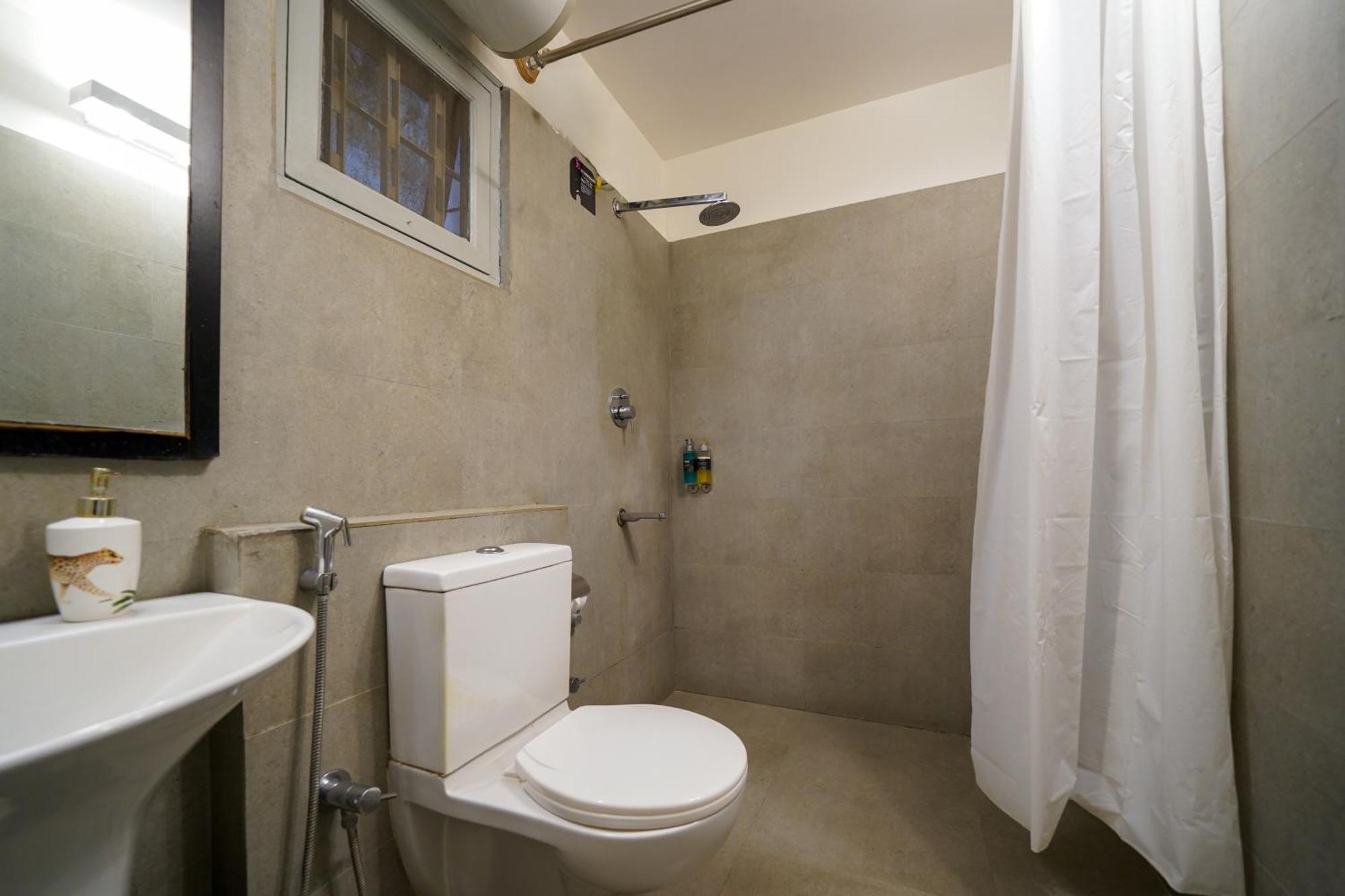 Olive Hotel Magrath By Embassy Group Bangalore Exteriör bild